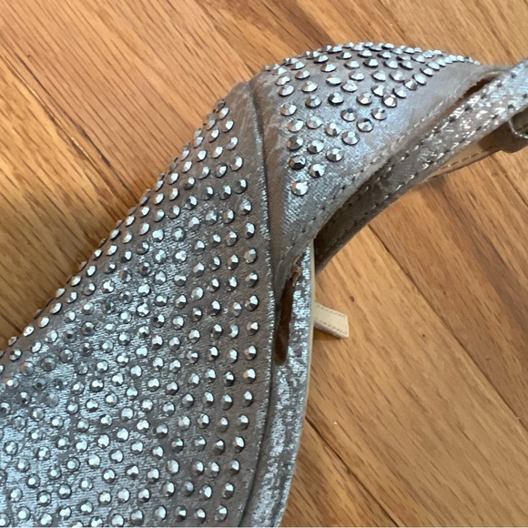 BETSEY JOHNSON DELANCYY SILVER WEDGE SANDALS IN SIZE 7 - Picture 6 of 12